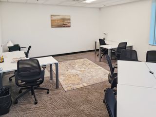 Bertemu, bekerja, atau berkolaborasi di business centre profesional kami di Regus Tempo Scan