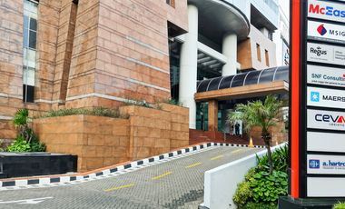 Akses all-inclusive ke ruang kerja, kantor virtual, dan ruang rapat di Regus Sinarmas Land Plaza