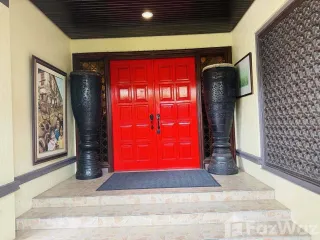 GRAND 2-STOREY ESTATATE / GREENMEADOWS QC.