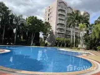 Woodsville Viverde Mansions, Parañaque