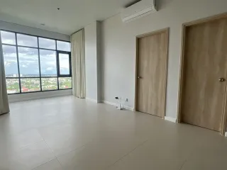 Executive Floor 2BR Fully Furnished Condo with Parking