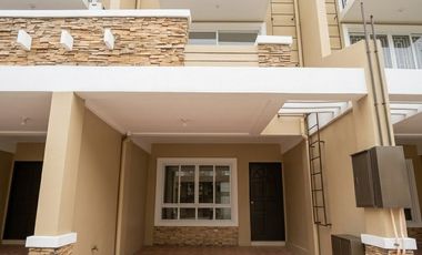 Move-In Ready 3BR Townhouse with Balcony and Garage