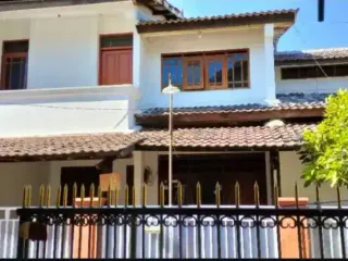 Di Jual Rumah 2 Lantai Di Riung Bandung