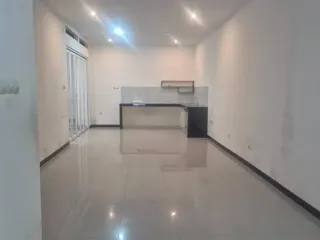Disewakan Rumah Kamar Besar di Taman Kopo Indah 5, Sherwood