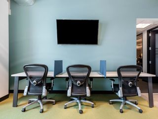 Find a dedicated desk in HQ Galleria Corporate Center