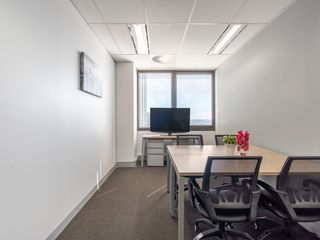 Fully serviced private office space for you and your team in HQ Galleria Corporate Center