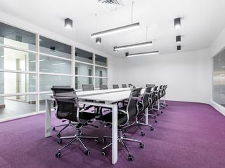 Move into ready-to-use office space for 10 employees in HQ Galleria Corporate Center