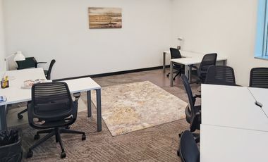 Bertemu, bekerja, atau berkolaborasi di business centre profesional kami di Regus Express Working on Air