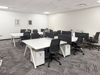 Book a reserved coworking spot or hot desk in Signature Alveo Park Triangle Tower