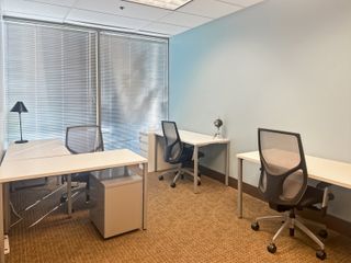 Private office space for 3 employees in Signature Alveo Park Triangle Tower