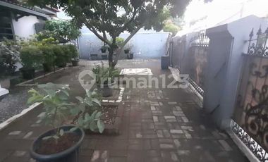 Rumah Bagus Dan Luas Diatas Lahan Yang Cukup Luas