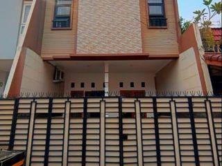 Dijual Rumah 2,5 Lantai Siap Huni Minimalis Di Rawamangun Jakarta