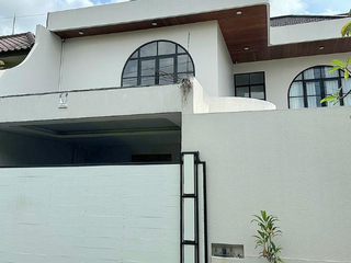 VILLA CANTIK STRATEGIS MEDITERANIAN TAMAN MUMBUL JIMBARAN BADUNG