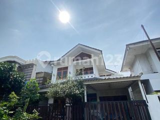 Rumah 2 Lantai Siap Huni di Lebak Bulus – Nyaman, Strategis, dan Luas