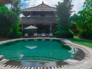 Freehold - Tropical Estate with Huge Garden - Walking Distance to Berawa Beach, Canggu, Bali