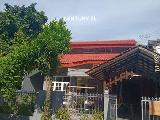 Disewakan Rumah Sangat Homie  Menghadap Taman Besar Di BIntaro