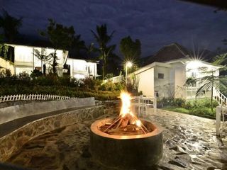 Vila putih bogor