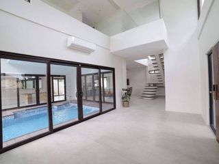 Resort Home With White Sand Beach