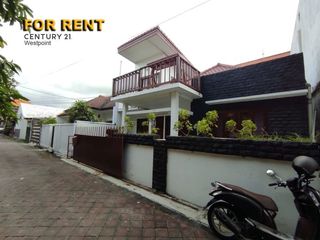 Di Sewakan Rumah 2 Lantai 3 Bedrooms Full Furnished Dekat Pantai Berawa, Canggu Bali