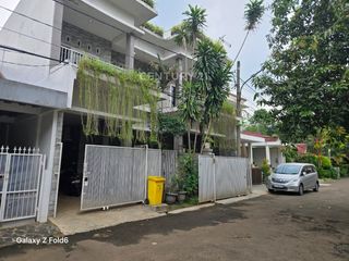 Rumah Modern Siap Huni Dengan Desain Minimalis Dikawasan Favorit