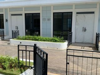 Dijual / Disewakan Rumah Lavon 2 Cluster Montana Unit Baru Serah Terima Bagus