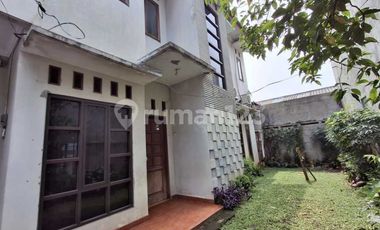 Rumah 2 lantai di Jagakarsa Jakarta Selatan, butuh jual cepat