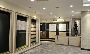 DI JUAL GEDUNG MEWAH 4 LANTAI PUSAT KOTA