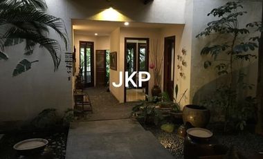 Rumah Cantik Artistik, Asri Bernuansa Etnis Interior Design &amp; Material Jawa China &amp; Belanda.