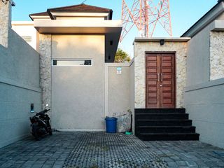 VILLA MEWAH JALAN LEBAR DEKAT KE PANTAI BALI SELATAN