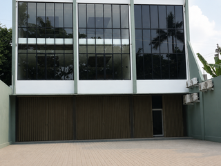Ruko 3 Lantai Modern dengan Tampilan Premium Parkir Luas di Pancoran Mas Depok