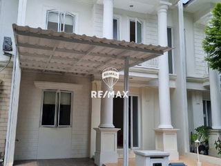 Disewakan Rumah Cantik 2 Lantai Strategis Bersih Nyaman Di BSD