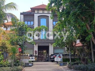 GEDUNG RUKAN COK AGUNG TRESNA DAN DEWI MADRI RENON DENPASAR, BALI