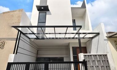 Rumah Baru di Griya Loka BSD City, Dekat Sekolah Santa Ursula