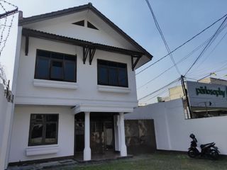 rumah 2 lantai pusat kota siap pakai kiara condong Bandung