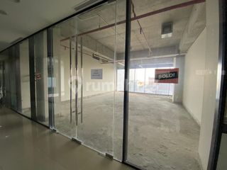 Ruang Kantor di Gedung Apartemen Evencio di Depok