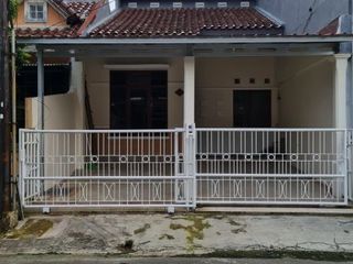 Disewakan Rumah Regensi Melati Mas Tangerang Selatan 4 kamar Tidur Murah