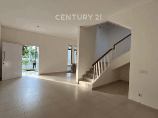 Rumah 2 Lantai Semi Furnished Cluster Alamanda JGC Cakung