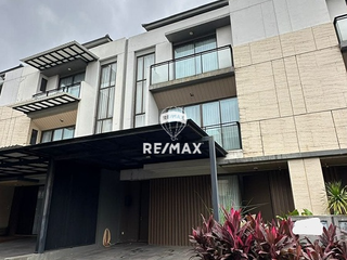 4BR Semi Furnished House For Rent with Onsen Access, The Zora BSD City