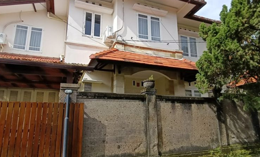 VILLA SEMER UMALAS BUMBAK KEROBOKAN BADUNG