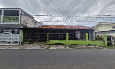 Rumah Posisi Sudut  Di Hartaco Indah Jalan Dg.Tata Makassar