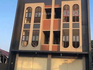 DIJUAL RUKO TEMPAT USAHA 3 LANTAI DI JAGAKARSA