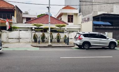 Rumah di Kawasan Elite, Premium Cocok untuk Cafe, Restaurant