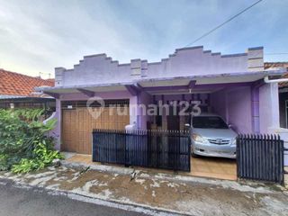 Rumah 2Lantai Lingkungan Nyaman Dekat Pusat Olahraga