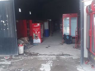 Gudang derwati Luas Tanah k : 700 meter2 Luas Bangunan Gudang &amp; Ruko : 450 meter2 Listrik :