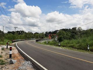 Tanah dekat kelenteng Sijuk, Belitung.