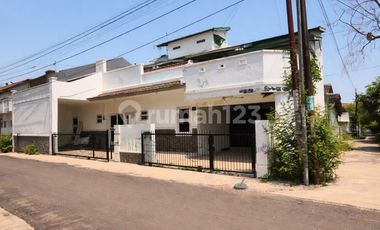 Rumah di Pusat Kota Dekat Pacific Mall