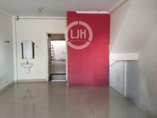 Disewakan Ruko di Cluster Ifolia Harapan Indah Bekasi Jawa Barat 3 Lantai