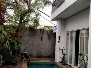 Rumah 2 lantai full furnished dengan kolam renang di cilandak