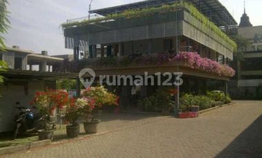 Rumah Kos 24 Kamar, 2 Lantai, Ada Pavilion, di Bulu Jaya Surabaya