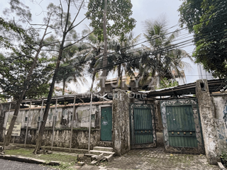 Rumah Hitung Tanah Lokasi Premium Depan Taman Proklamasi
